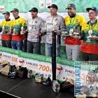 Zawodnicy na podium.
Od lewej: Benas Karneckas i Robertas Pavlivcionokas z Litwy na...